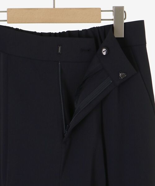 le.coeur blanc（ルクールブラン）の「フルダルタックストレートパンツ（その他パンツ・レディース・ネイビー/グレイッシュベージュ・38）」の6枚目の写真