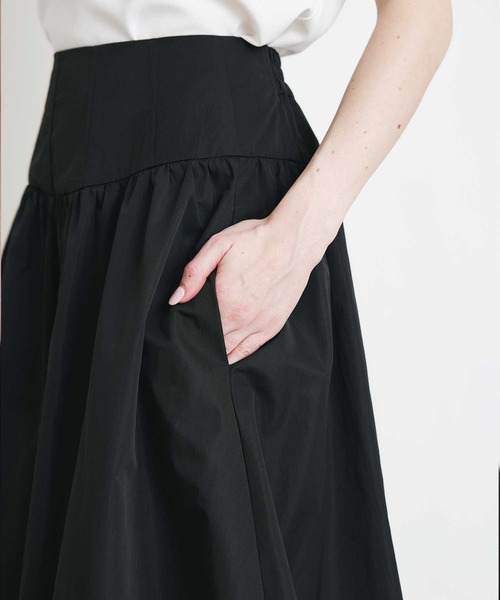 PICCIN PERLA(ピッチンペルラ)の「バックジップバルーンスカート(スカート・レディース・ブラック・M)」の13枚目の写真