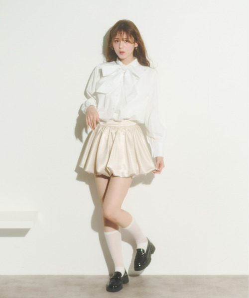 Olu.（オルドット）の「サテンバルーンミニスカート（スカート・レディース・アイボリー/ブラック・FREE）」の7枚目の写真