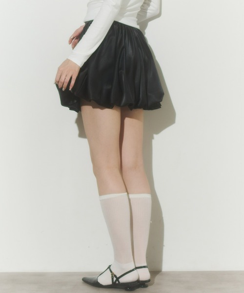 Olu.（オルドット）の「サテンバルーンミニスカート（スカート・レディース・アイボリー/ブラック・FREE）」の14枚目の写真