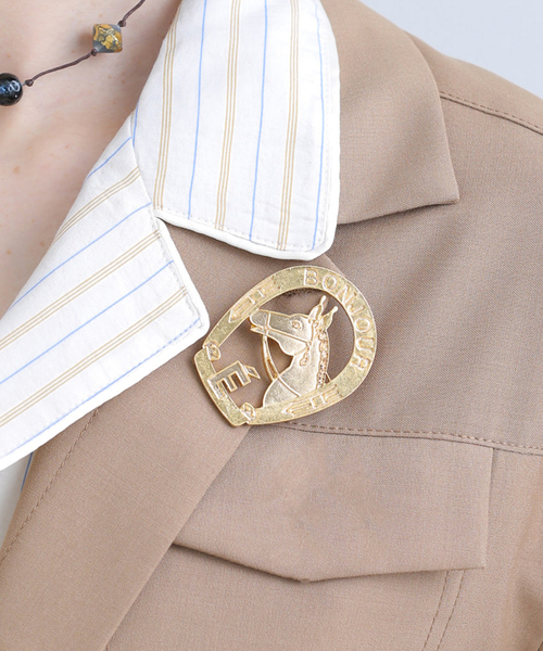 IENA(イエナ)の「《WEB限定/追加2》IENA BONJOUR ブローチ(その他小物・レディース・ゴールド・FREE)」の2枚目の写真