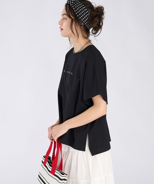 To b. by agnes b.（トゥービーバイアニエスベー）の「To b. by agnes b. × NEEDBY heritage TO B. OR NOT TO B. BIG TS（Tシャツ/カットソー・レディース・ブラック・FREE）」の4枚目の写真