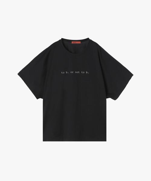 To b. by agnes b.（トゥービーバイアニエスベー）の「To b. by agnes b. × NEEDBY heritage TO B. OR NOT TO B. BIG TS（Tシャツ/カットソー・レディース・ブラック・FREE）」の2枚目の写真