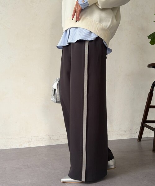 Chez toi（シェトワ）の「リブラインストレッチストレートパンツ（その他パンツ・レディース・ライトグレー/ネイビー/チャコールグレー・FREE）」の4枚目の写真