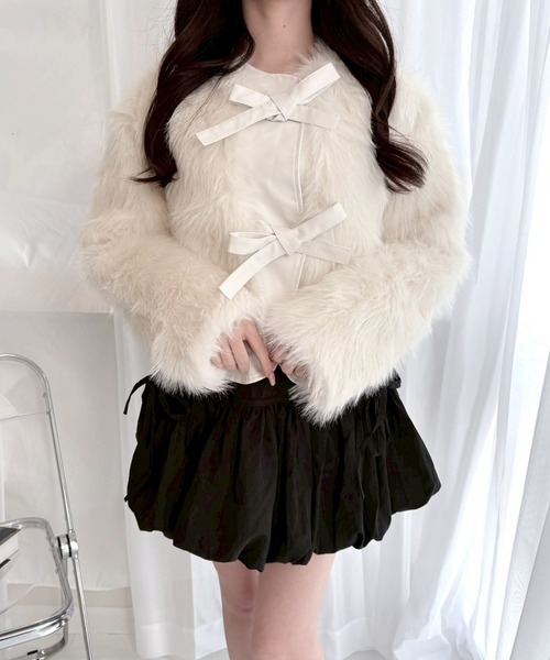 etta(エタ)の「ダブルリボンデザインファーショートジャケット(その他アウター・レディース・ホワイト・SMALL/MEDIUM/LARGE)」の3枚目の写真