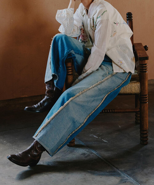 Freada（フリーダ）の「Freada/フリーダ 配色カーブデニム（デニムパンツ・レディース・ブラック/ブルー・MEDIUM/SMALL）」の2枚目の写真