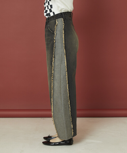 Freada（フリーダ）の「Freada/フリーダ 配色カーブデニム（デニムパンツ・レディース・ブラック/ブルー・MEDIUM/SMALL）」の4枚目の写真