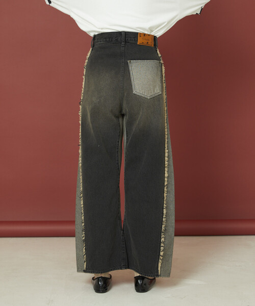 Freada（フリーダ）の「Freada/フリーダ 配色カーブデニム（デニムパンツ・レディース・ブラック/ブルー・MEDIUM/SMALL）」の5枚目の写真