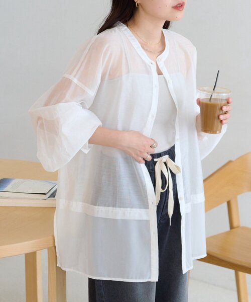 CIAOPANIC TYPY(チャオパニックティピー)の「≪裾レイヤード≫シアーバンドカラーシャツ(シャツ/ブラウス・レディース・ブラック/イエロー/ピンク/ホワイト・ONE SIZE)」の2枚目の写真