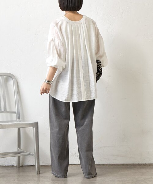 Jena espace merveilleux(ジェナ エスパスメルヴェイユ)の「【後ろ姿まで、抜かりなく】リネンライクバックタックシャツ(シャツ/ブラウス・レディース・ネイビー/イエロー/オフホワイト・FREE)」の7枚目の写真