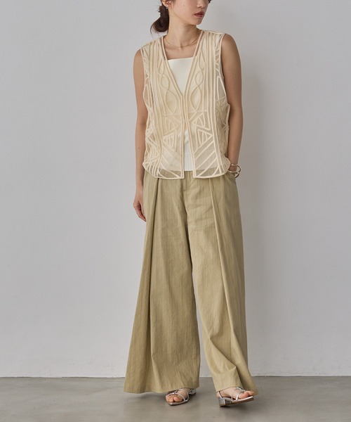 hunch（ハンチ）の「幾何学柄 ネット 刺繍ジレ（ベスト・レディース・ダークブラウン/アイボリー・FREE）」の16枚目の写真