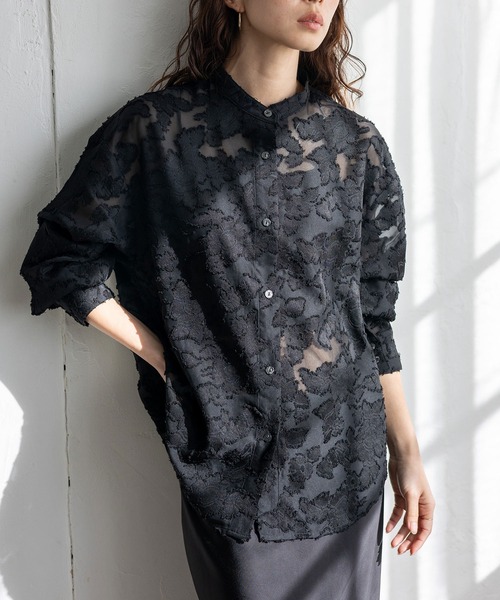 VitaFelice(ヴィータフェリーチェ)の「カットジャガードフラワーシアーシャツ 春服(シャツ/ブラウス・レディース・アイボリー/ブラック・FREE)」の18枚目の写真