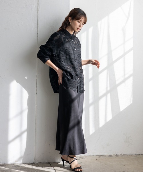 VitaFelice(ヴィータフェリーチェ)の「カットジャガードフラワーシアーシャツ 春服(シャツ/ブラウス・レディース・アイボリー/ブラック・FREE)」の21枚目の写真