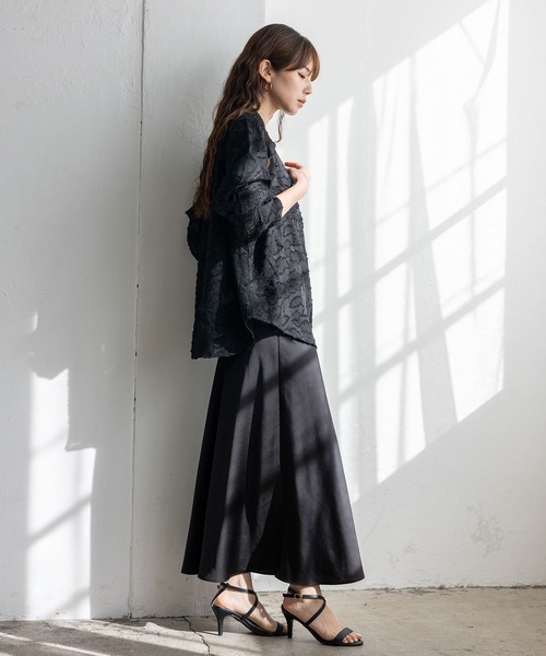 VitaFelice(ヴィータフェリーチェ)の「カットジャガードフラワーシアーシャツ 春服(シャツ/ブラウス・レディース・アイボリー/ブラック・FREE)」の22枚目の写真