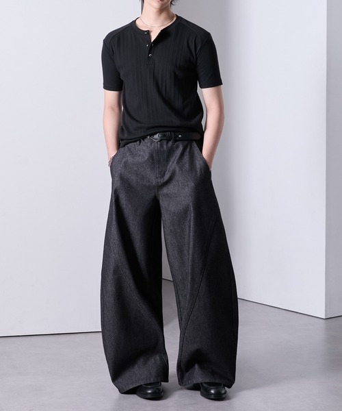 Loose/ルース(ルース)の「スリムフィットショートヘンリーネックTシャツ(Tシャツ/カットソー・メンズ・カーキ/ブラック/オフホワイト・S/L/M)」の17枚目の写真