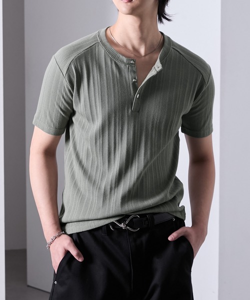 Loose/ルース(ルース)の「スリムフィットショートヘンリーネックTシャツ(Tシャツ/カットソー・メンズ・カーキ/ブラック/オフホワイト・S/L/M)」の21枚目の写真