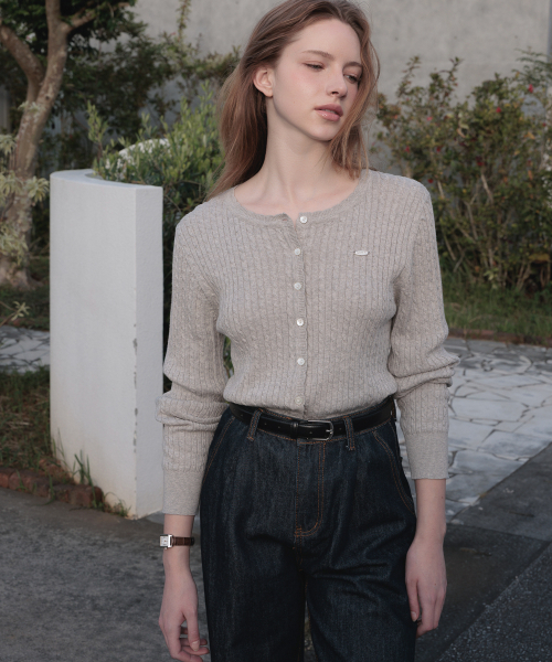 DEHEVE（デヘヴェ）の「Frill Cable Knit Cardigan [Gray]（カーディガン/ボレロ・レディース・アッシュグレー・FREE）」の3枚目の写真