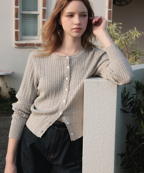 DEHEVE（デヘヴェ）の「Frill Cable Knit Cardigan [Gray]（カーディガン/ボレロ・レディース・アッシュグレー・FREE）」の6枚目の写真