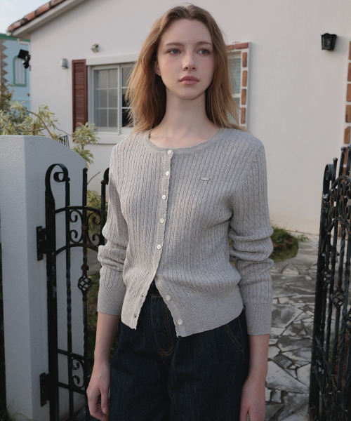 DEHEVE（デヘヴェ）の「Frill Cable Knit Cardigan [Gray]（カーディガン/ボレロ・レディース・アッシュグレー・FREE）」の8枚目の写真