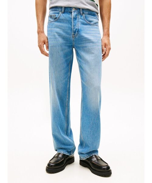 tommy jeans(トミー ジーンズ)の「ジェイミーリラックスストレートジーンズ(デニムパンツ・メンズ・インディゴブルー・32inch/30inch/34inch/28inch)」の1枚目の写真