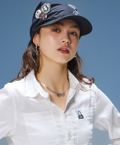 X-girl(エックスガール)の「SCRIPT LOGO CHARM NECKLACE(ネックレス・レディース・ゴールド/シルバー・ONE SIZE)」の5枚目の写真