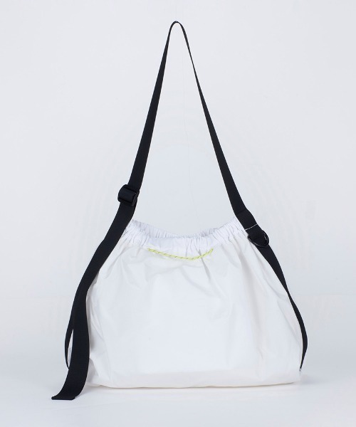 TIMELESS COMFORT（タイムレスコンフォート）の「SOLEIL（ソレイユ）フリーフローショルダーバッグ（ショルダーバッグ・レディース・ブラック/ブルーグレー/ホワイト/ラベンダー・ONE SIZE）」の11枚目の写真