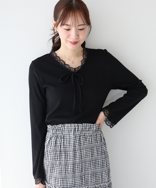 BLUEEAST(ブルーイースト)の「レースドッキングリブカットソー(Tシャツ/カットソー・レディース・アイボリー/ブラック/グレー・MEDIUM)」の3枚目の写真