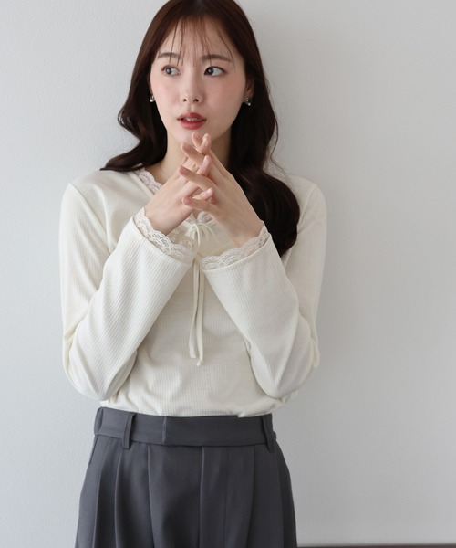 BLUEEAST(ブルーイースト)の「レースドッキングリブカットソー(Tシャツ/カットソー・レディース・アイボリー/ブラック/グレー・MEDIUM)」の4枚目の写真