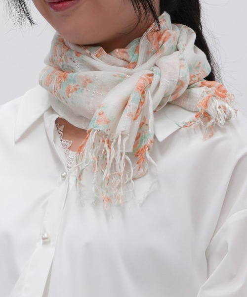 axes femme（アクシーズファム）の「ブーケ柄プリントストール（マフラー・レディース・オレンジ/ブルー・FREE）」の2枚目の写真