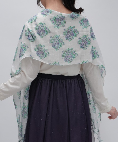 axes femme（アクシーズファム）の「ブーケ柄プリントストール（マフラー・レディース・オレンジ/ブルー・FREE）」の5枚目の写真