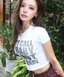 SUPPLIER（サプライヤー）の「A'GEM 9 × .kom 『SUPPLIER サプライヤー』 I am Not Your Baby Cropped Tee アイアムノットユア ベイビー クロップド T シャツ（Tシャツ/カットソー）」