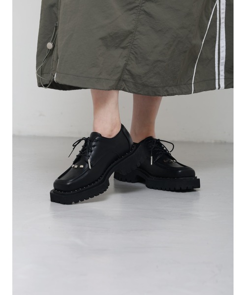 Bella lume（ベッラルーメ）の「《Bella Lume(ベッラルーメ)》スタッズレースアップローファー（ローファー・レディース・ブラック・LARGE/MEDIUM/SMALL）」の9枚目の写真