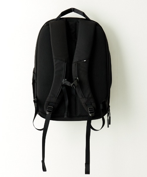 Aer（エアー）の「[AER/エアー] DAY PACK 3 バックパック（バックパック/リュック・メンズ・ブラック・ONE SIZE）」の10枚目の写真