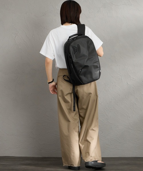 Aer（エアー）の「[AER/エアー] DAY PACK 3 バックパック（バックパック/リュック・メンズ・ブラック・ONE SIZE）」の3枚目の写真