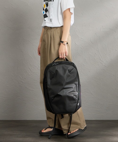 Aer（エアー）の「[AER/エアー] DAY PACK 3 バックパック（バックパック/リュック・メンズ・ブラック・ONE SIZE）」の7枚目の写真