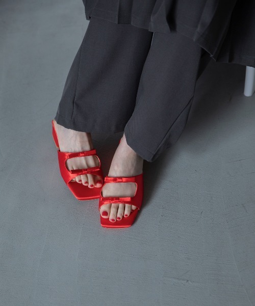 VACANCY(ヴァカンシー)の「マットサテンリボンサンダル(サンダル・レディース・シルバー/ブラック/レッド・MEDIUM/LARGE)」の10枚目の写真
