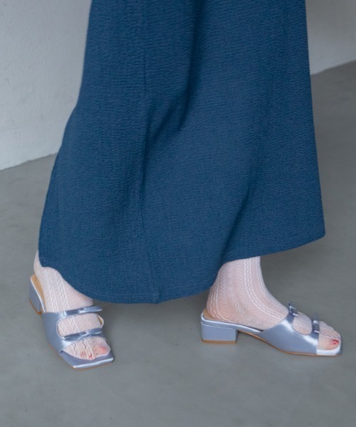 VACANCY(ヴァカンシー)の「マットサテンリボンサンダル(サンダル・レディース・シルバー/ブラック/レッド・MEDIUM/LARGE)」の18枚目の写真
