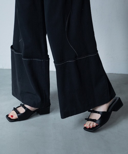 VACANCY(ヴァカンシー)の「マットサテンリボンサンダル(サンダル・レディース・シルバー/ブラック/レッド・MEDIUM/LARGE)」の21枚目の写真