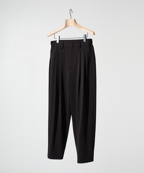 THE TOKYO(ザトウキョウ)の「【THE TOKYO/ザトウキョウ】Light Matte Stretch Jersey Wide Tapered Pants(スラックス・メンズ・ダークブラウン/ブラック・48/46/44)」の1枚目の写真