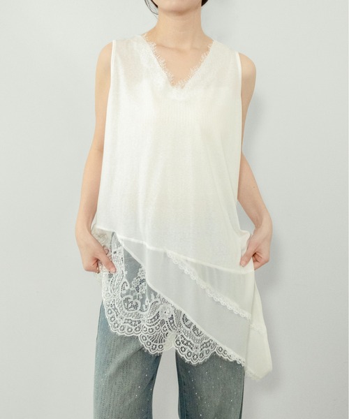 on:nue（オンニュ）の「【on:nue】[着用動画あり！] ヘムレースノースリーブトップス（Tシャツ/カットソー・レディース・ブラック/アイボリー・FREE）」の3枚目の写真