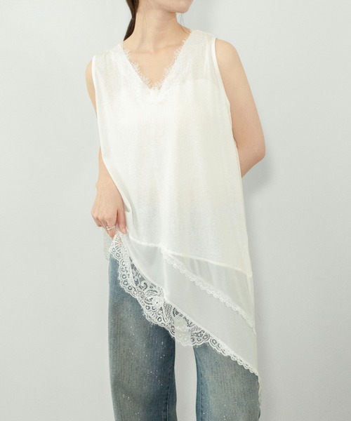 on:nue（オンニュ）の「【on:nue】[着用動画あり！] ヘムレースノースリーブトップス（Tシャツ/カットソー・レディース・ブラック/アイボリー・FREE）」の4枚目の写真