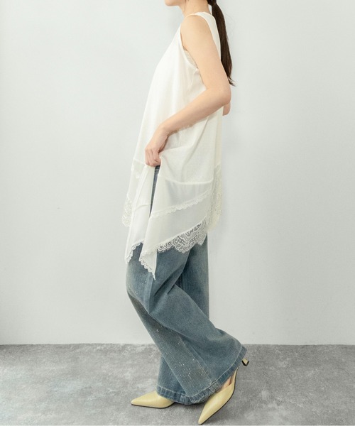 on:nue（オンニュ）の「【on:nue】[着用動画あり！] ヘムレースノースリーブトップス（Tシャツ/カットソー・レディース・ブラック/アイボリー・FREE）」の12枚目の写真