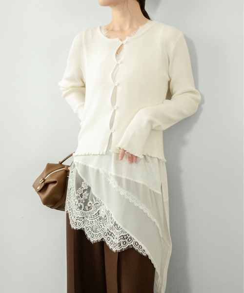 on:nue（オンニュ）の「【on:nue】[着用動画あり！] ヘムレースノースリーブトップス（Tシャツ/カットソー・レディース・ブラック/アイボリー・FREE）」の19枚目の写真