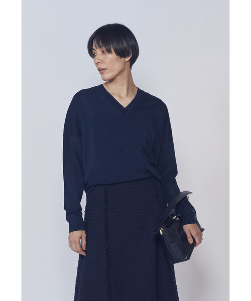 1er Arrondissement(プルミエアロンディスモン)の「クリーンVネックニットプルオーバー(ニット/セーター・レディース・ベージュ/ピンク系その他4/ブルー系その他3・FREE)」の2枚目の写真
