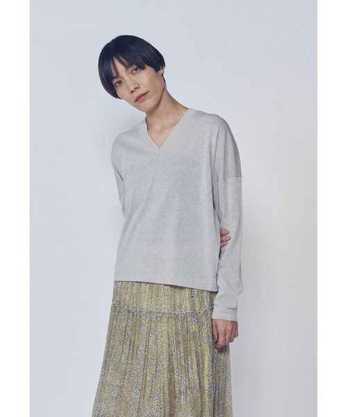 1er Arrondissement(プルミエアロンディスモン)の「クリーンVネックニットプルオーバー(ニット/セーター・レディース・ベージュ/ピンク系その他4/ブルー系その他3・FREE)」の16枚目の写真