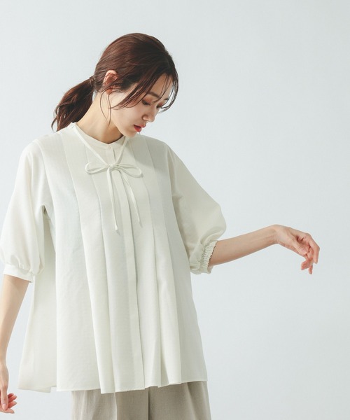 GLOBAL WORK（グローバルワーク）の「キレイつづくリボンタイブラウス/636618（シャツ/ブラウス・レディース・ブルー系その他/グレー系その他7/オフホワイト・LARGE/MEDIUM）」の6枚目の写真