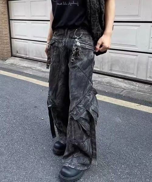 FreeZone(フリーゾーン)の「ウォッシュ加工カーゴデザインワイドパンツ(カーゴパンツ・メンズ・ダークグレー・S/M/L)」の5枚目の写真