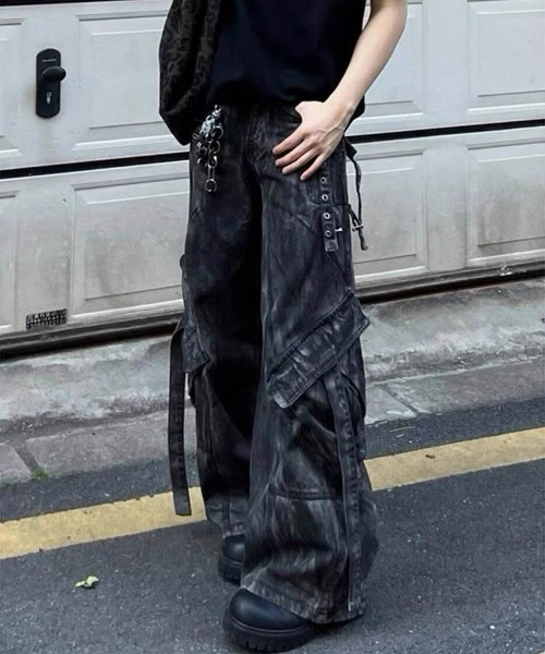 FreeZone(フリーゾーン)の「ウォッシュ加工カーゴデザインワイドパンツ(カーゴパンツ・メンズ・ダークグレー・S/M/L)」の4枚目の写真
