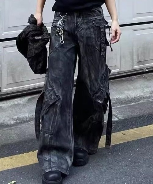 FreeZone(フリーゾーン)の「ウォッシュ加工カーゴデザインワイドパンツ(カーゴパンツ・メンズ・ダークグレー・S/M/L)」の2枚目の写真