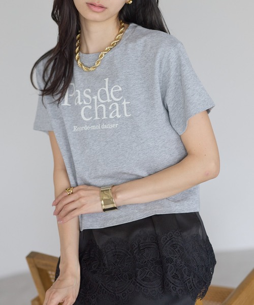 each(イーチ)の「クロップドロゴTシャツ(Tシャツ/カットソー・レディース・グレー/ホワイト・FREE)」の2枚目の写真